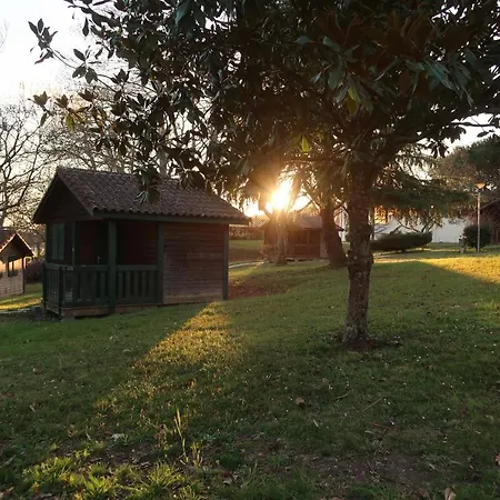 Campsite L'oree Du Bois By Noricamp Arthez-de-Bearn
