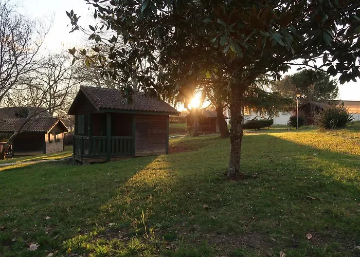 Camping L'oree Du Bois By Noricamp Arthez-de-Bearn